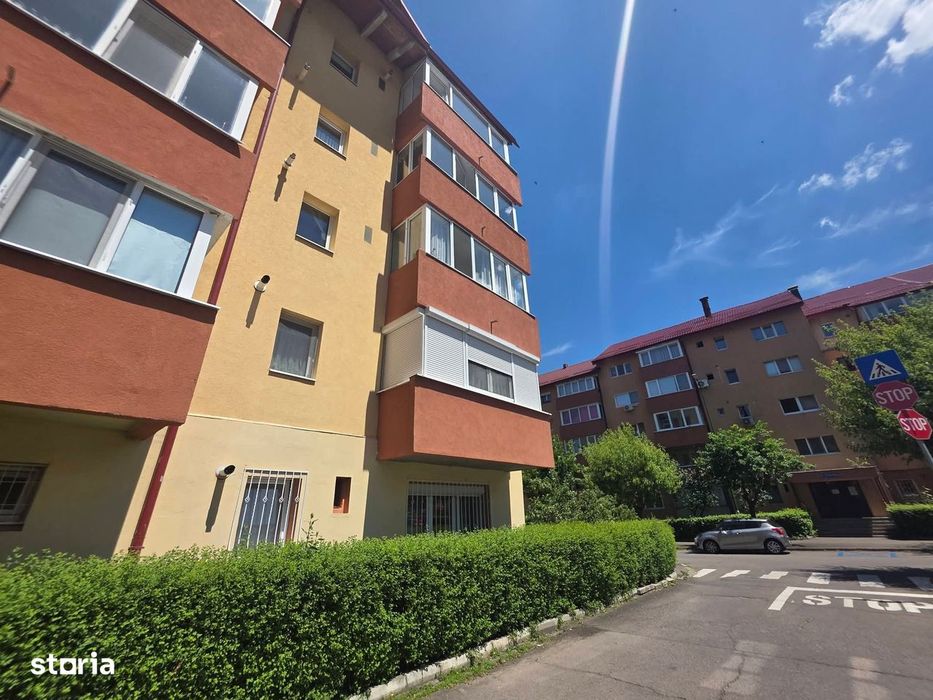 Inchiriez 2 camere Racadau pet friendly cu parcare