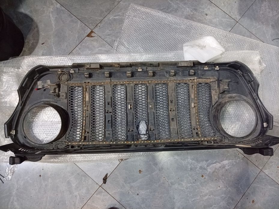 Решетка радиатора jeep wrangler