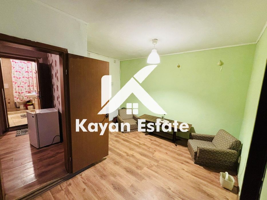 Дава се под наем Тристаен апартамент в Бургас, Център - 120 кв.м за 375 € - Снимка #4