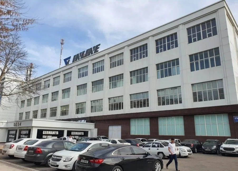 Сдаются офисные помещения в центре 2 этаж по 13$