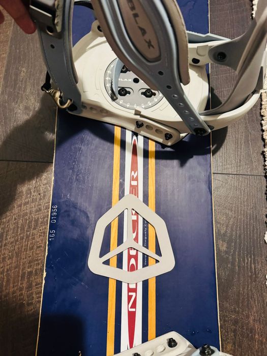 Vand placa snowboard cu legaturi si boots