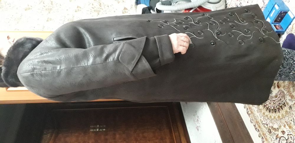 Продам куртку. Размер 50-52.