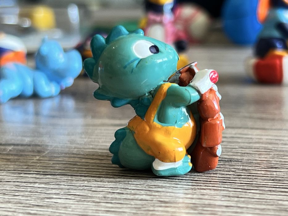 Dapsy Dinos Builders фигура на Ferrero от 1995г.