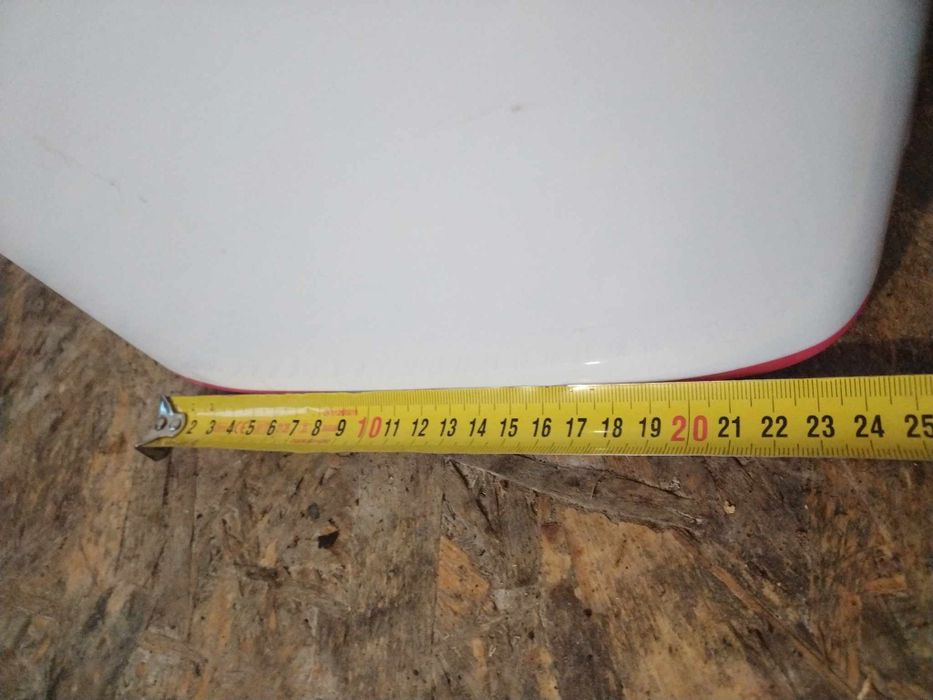 Мини хладилник COOLER BOX
с обем 8 литра / Cold 55W /Hot 45W
ниска кон