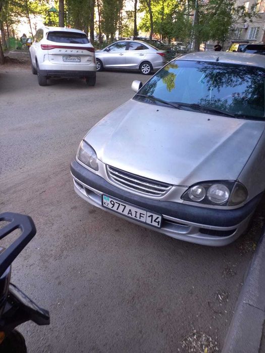 Продам а/м Тойота Авенси