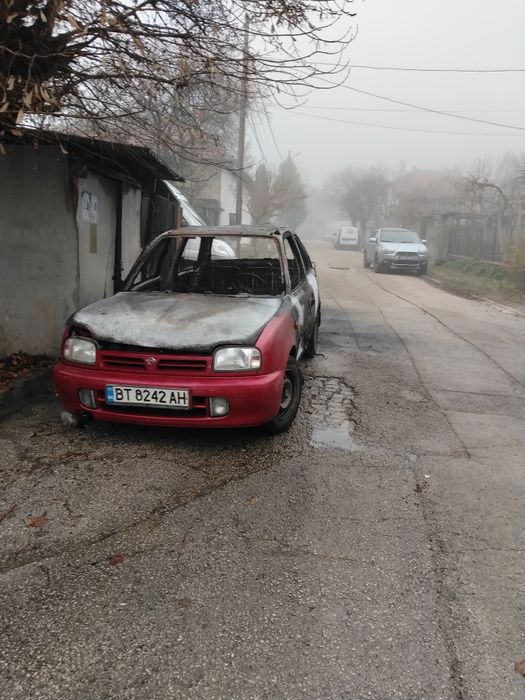 Продавам части за Нисан Микра 1995г.