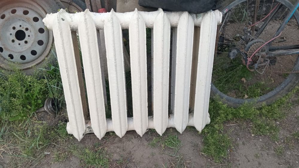 Срочно продам чугунная батарею
