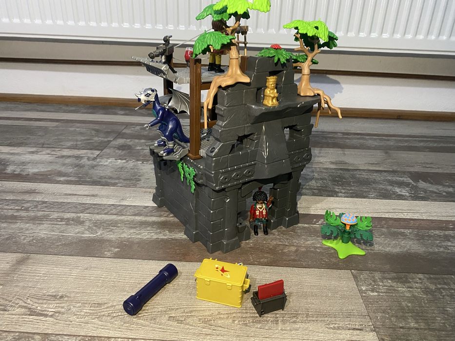 Playmobil Dino Set – bază de joacă cu accesorii