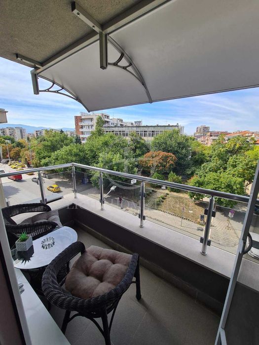 Продава се Четиристаен апартамент в Пловдив, Кършияка - 220 кв.м за 2360 €/кв.м - Снимка #18