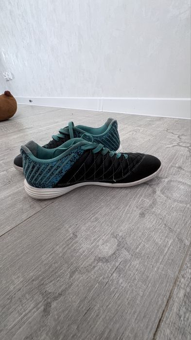 Найк Лунар Гато