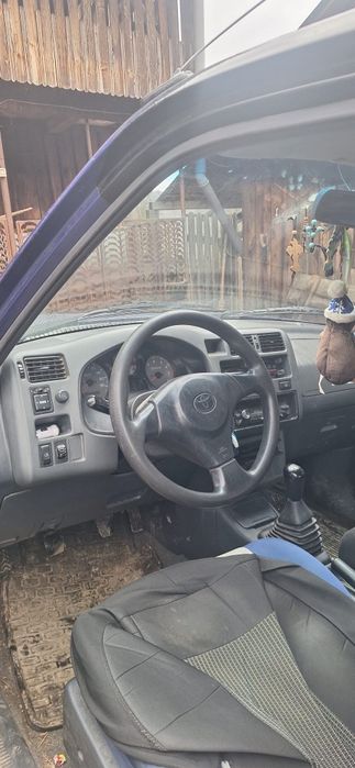 Vând Toyota Rav 4 4×4