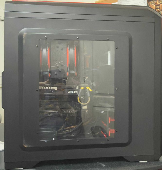 PC I7 cu placa video  GTX 560TI, memorii Corsair 2x8gb, bonus monitor