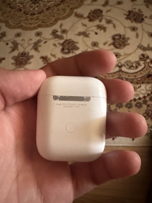 Airpods 2 и зарядка Lightning
