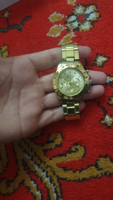 Продаётся мужские наручные часы