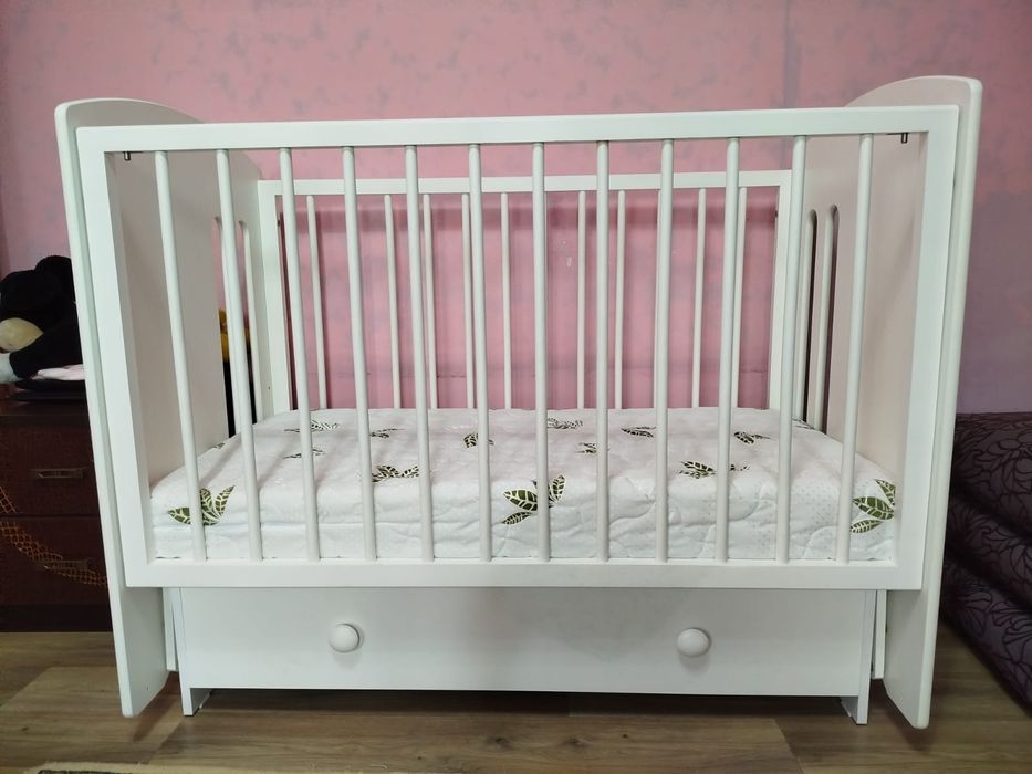 Кроватка детская, качается