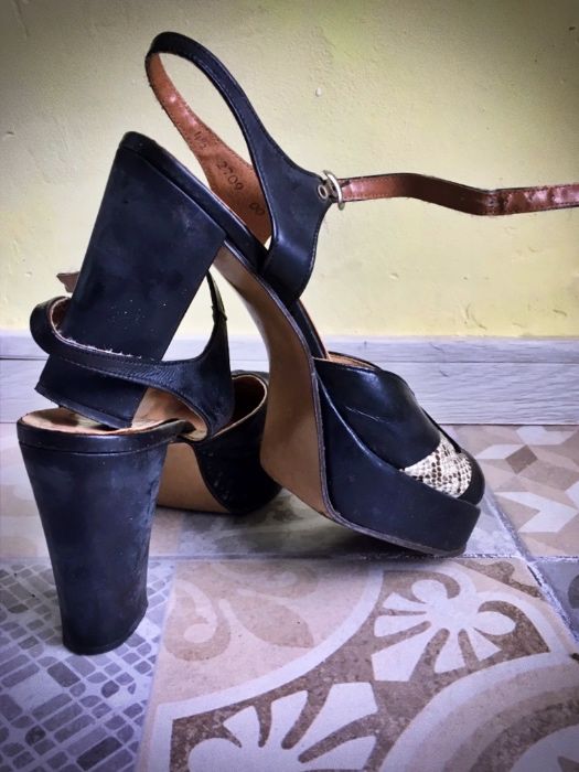 Два чифта обувки на ток. Естествена кожа и ретро модел.