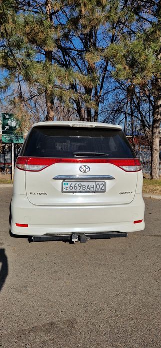 Продам Тойота Естима 2010