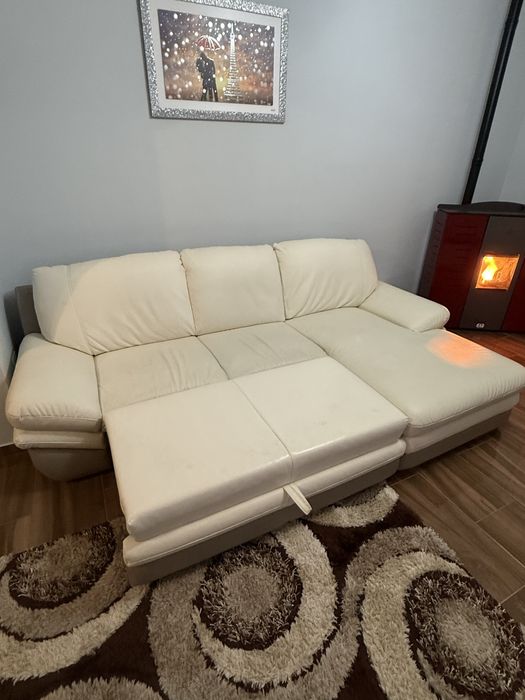 Canapea extensibila in L  cu 3 locuri