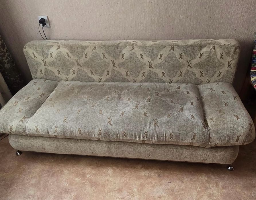 Диван рабочие продам