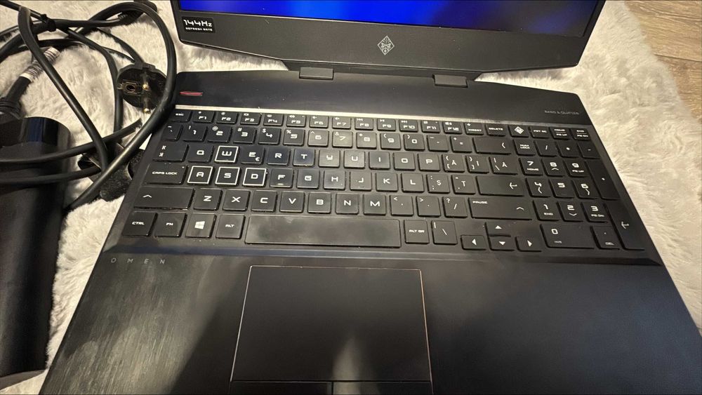 Laptop Gaming HP Omen i9-10885h 5.30 GHz 15,6 Full HD 144HZ 16gb 512gb ssd RTX2080 8GB