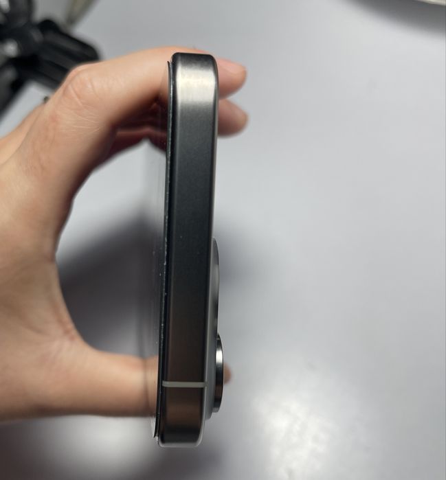 Продаю свой Iphone 15 pro max 256gb titan 88%