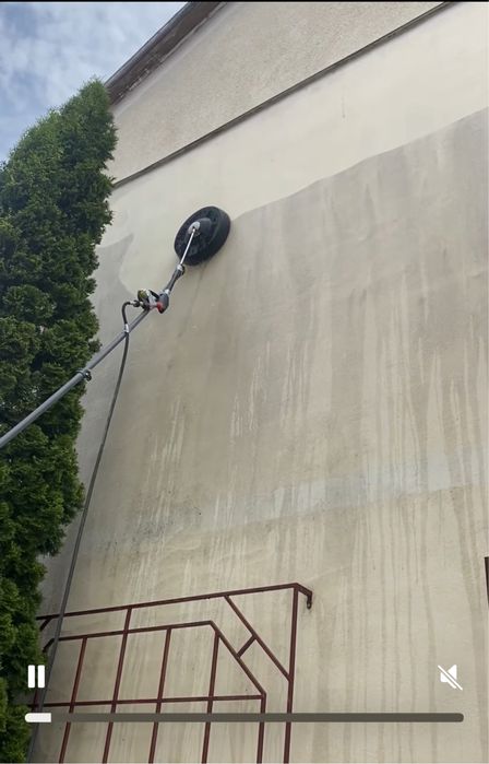 Vand domenii servicii de spalat panouri fotovoltaaice solare perii sit