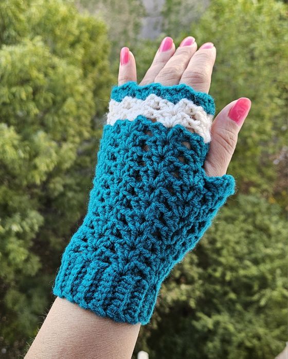 Ръкавици, плетени на една кука