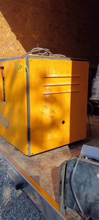 Invertor de curent pentru panouri fotovoltaice