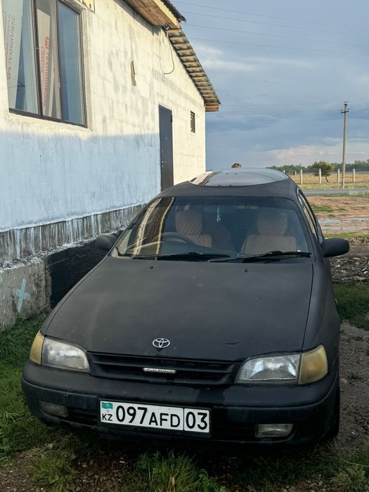 Продам машину Toyota Caldina