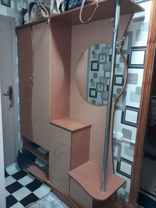 Продаётся Прихожий Шкаф