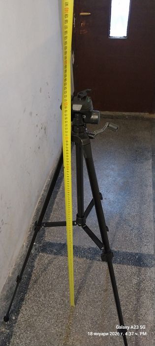 Трипод Стойка за цифров фотоапарат.