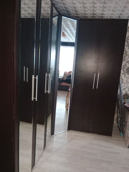 Продам большой угловой шкаф