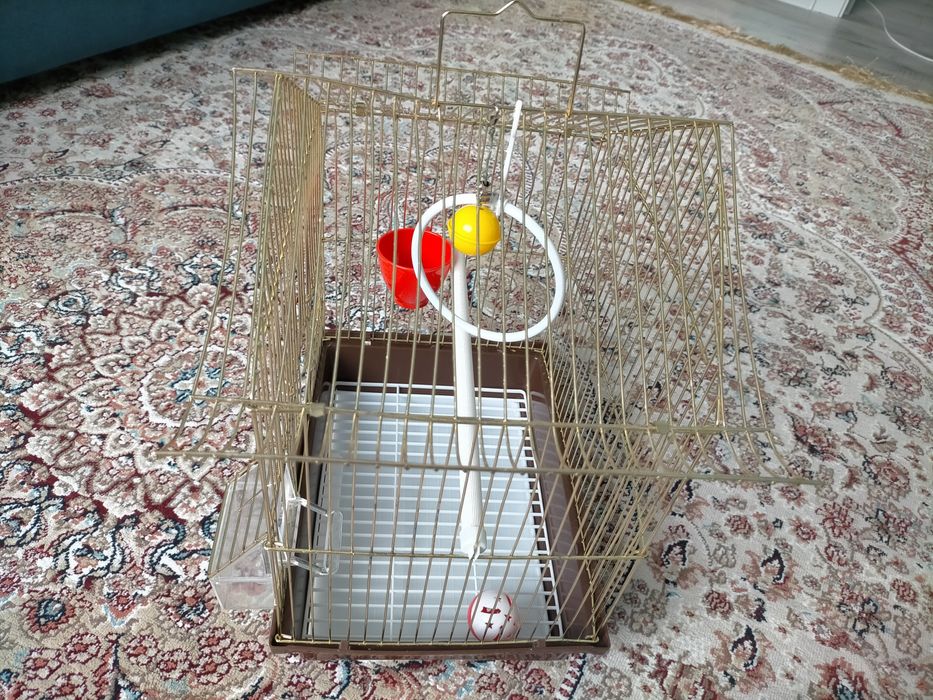 Продам клетку для попугаев!