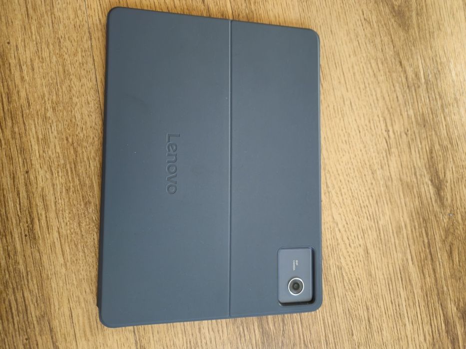 Продавам  чисто нов таблет Lenovo Tab M11