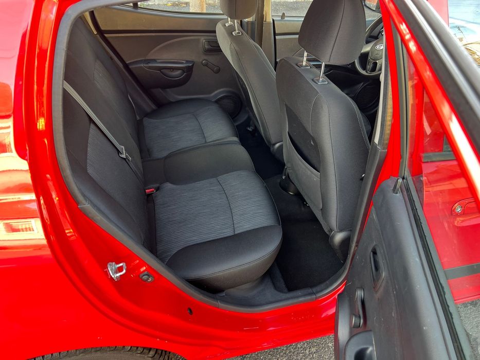 Vand sau schimb kia picanto / variante auto