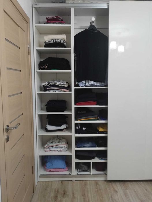 Dressing alb, compartimentat foarte bine