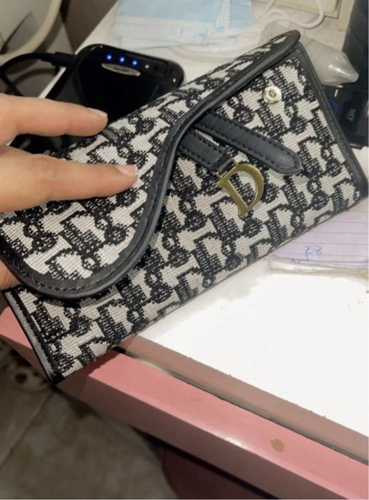 Дамско портмоне