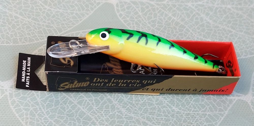 Воблери Salmo Roach