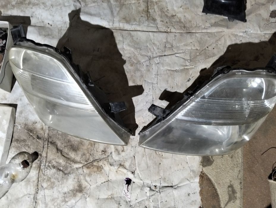 Фара на Хонда стрим rn3