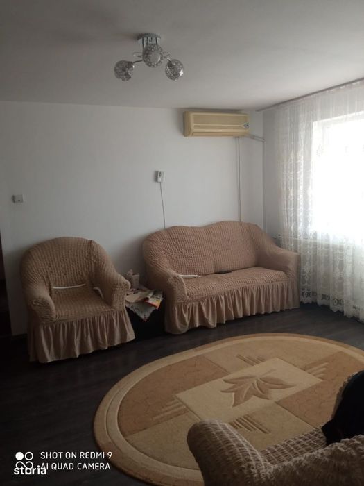 Apartament 3 camere cf 1 semidecomandat zona Micro 5 — fotografia 1