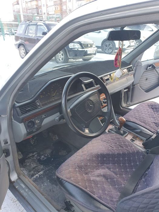 Автомобиль Мерседес