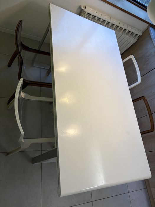Set masă modernă dining + 4 scaune transparente stil Kartell