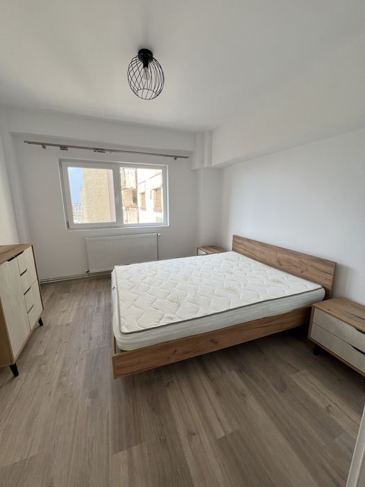 Apartament cu 4 camere de inchiriat, zona Polivalenta Arad