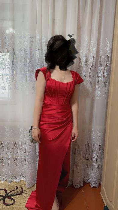 Платье на выпускной вечернее