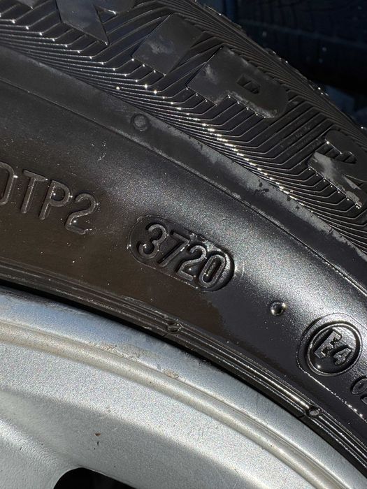 Set Jante Cu Anvelope Kia 5x114.3 Anvelope 205/60 R16 Semperit
