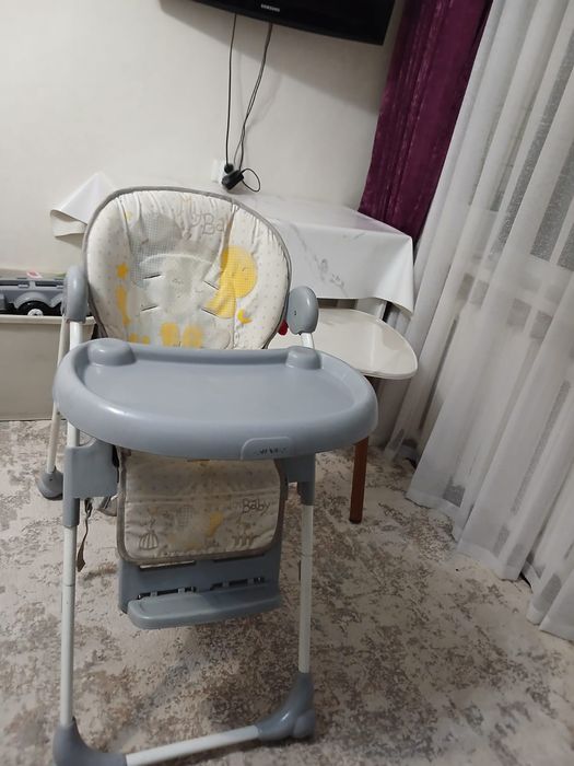 Детский столик, в отличном состоянии