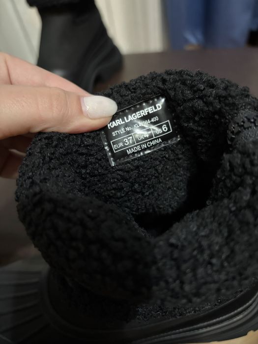 Продавам боти Karl Lagerfeld