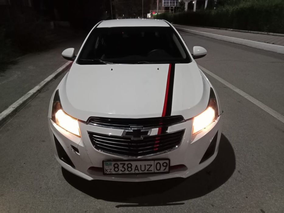 Продаю Круз 2012 года