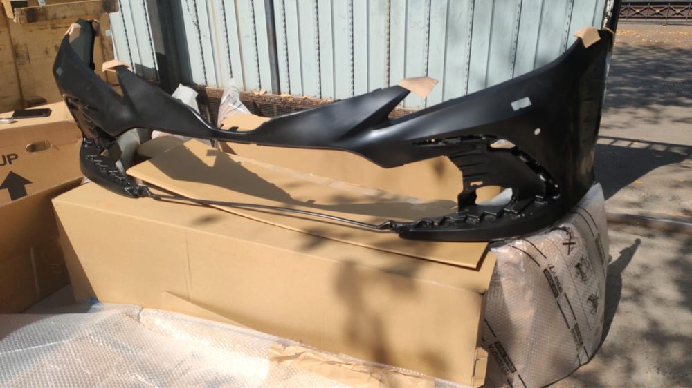 Бампера на Тойота Камри 75 оригинал