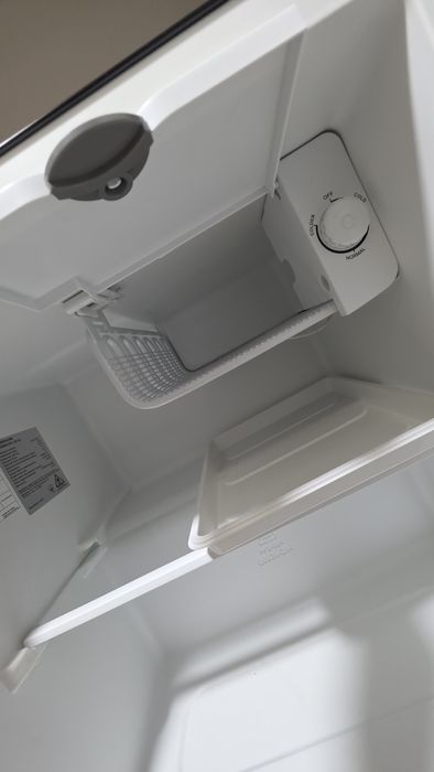 Мини-холодильник Midea